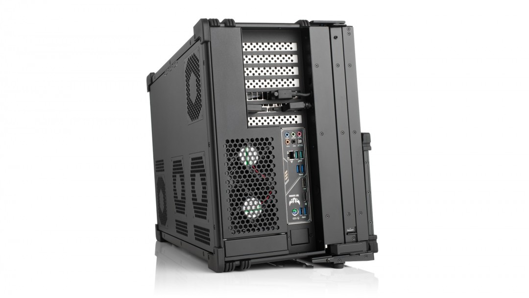 23.8寸3屏便携工控机、移动服务器XJ-MEGAPAC-L3R0A1E
